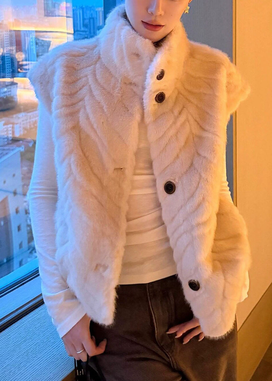 Fine White Patchwork Button Fuzzy Fur Waistcoat Short Sleeve