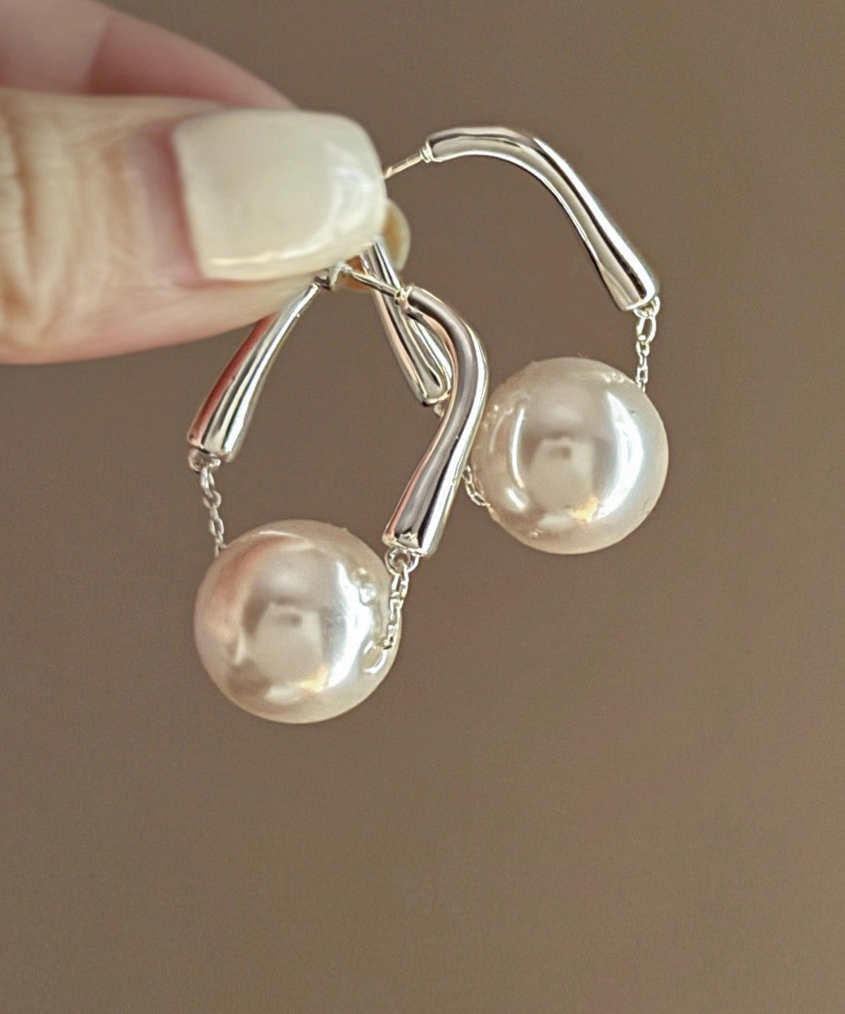 French White Metal Pearl Hoop Earrings