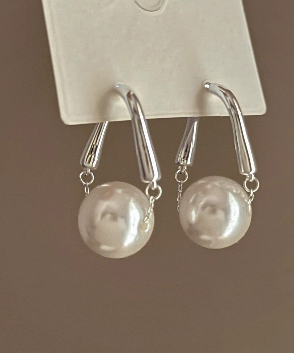 French White Metal Pearl Hoop Earrings