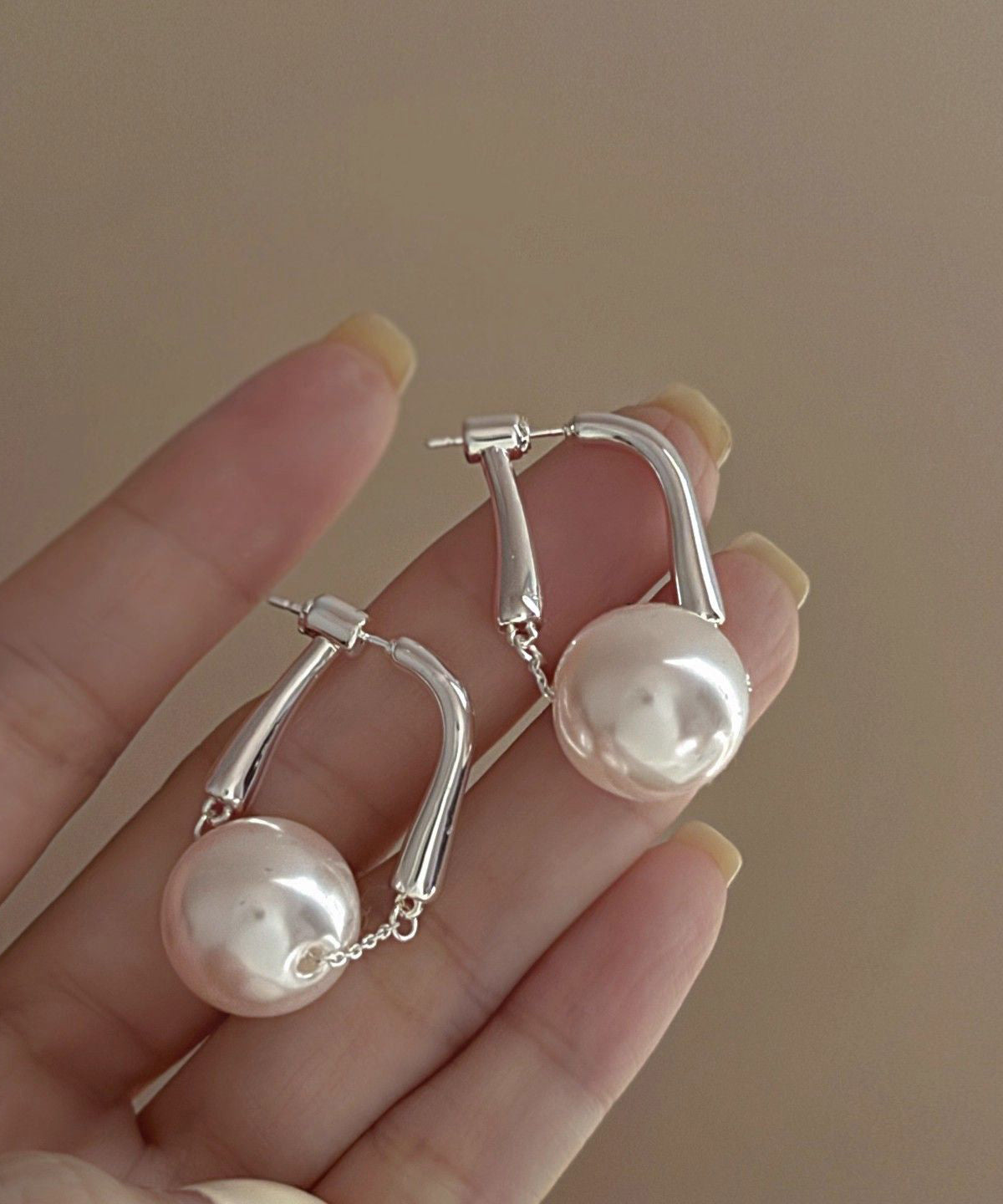 French White Metal Pearl Hoop Earrings