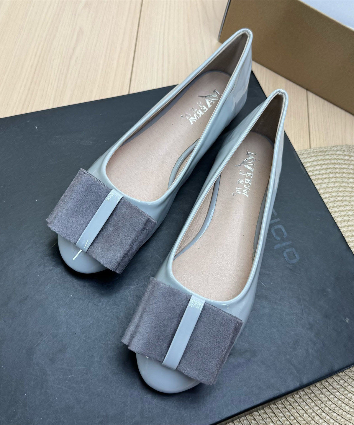 Grey Bow Faux Leather Soft Splicing Plus Size Flat Shoes For Women