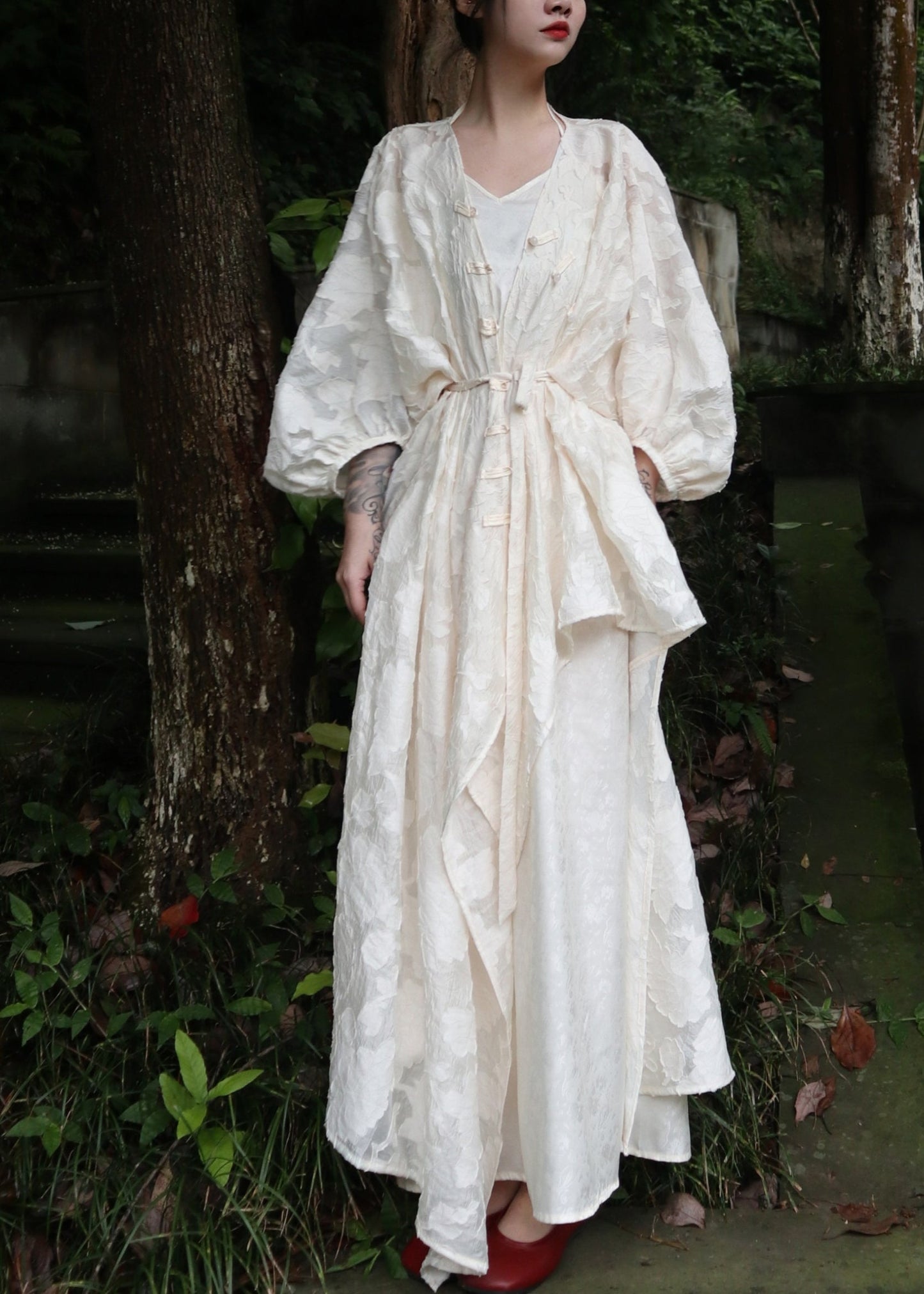 Jacquard White V Neck Long Dresses Three Quarter Lanterne Sleeve