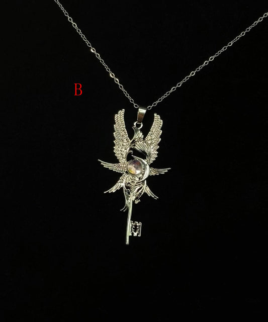 Light Luxury Design Metal Pendant Necklace