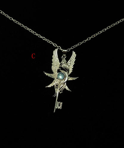 Light Luxury Design Metal Pendant Necklace