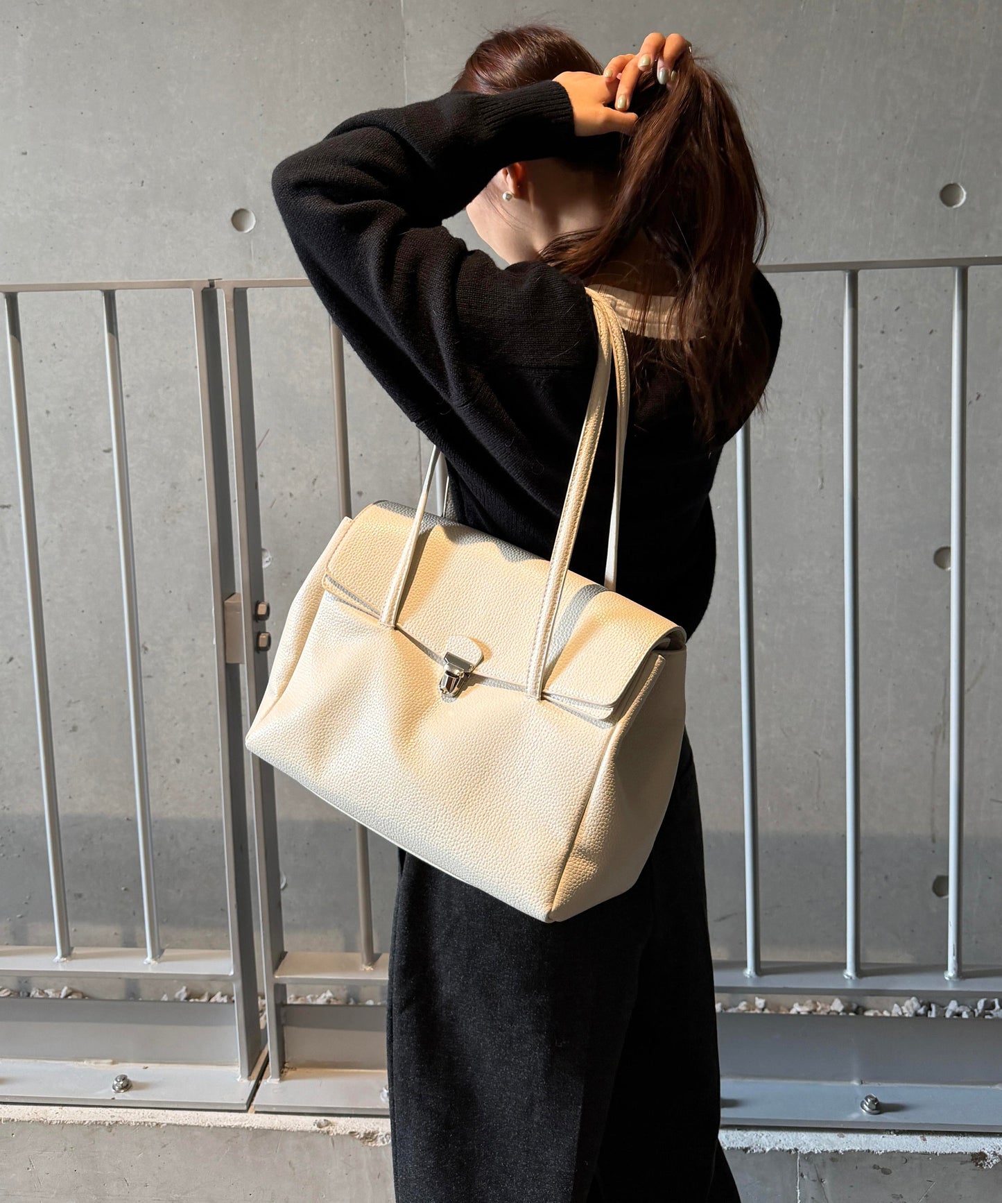 Modern White Large Capacity Faux Leather Shoulder Bag