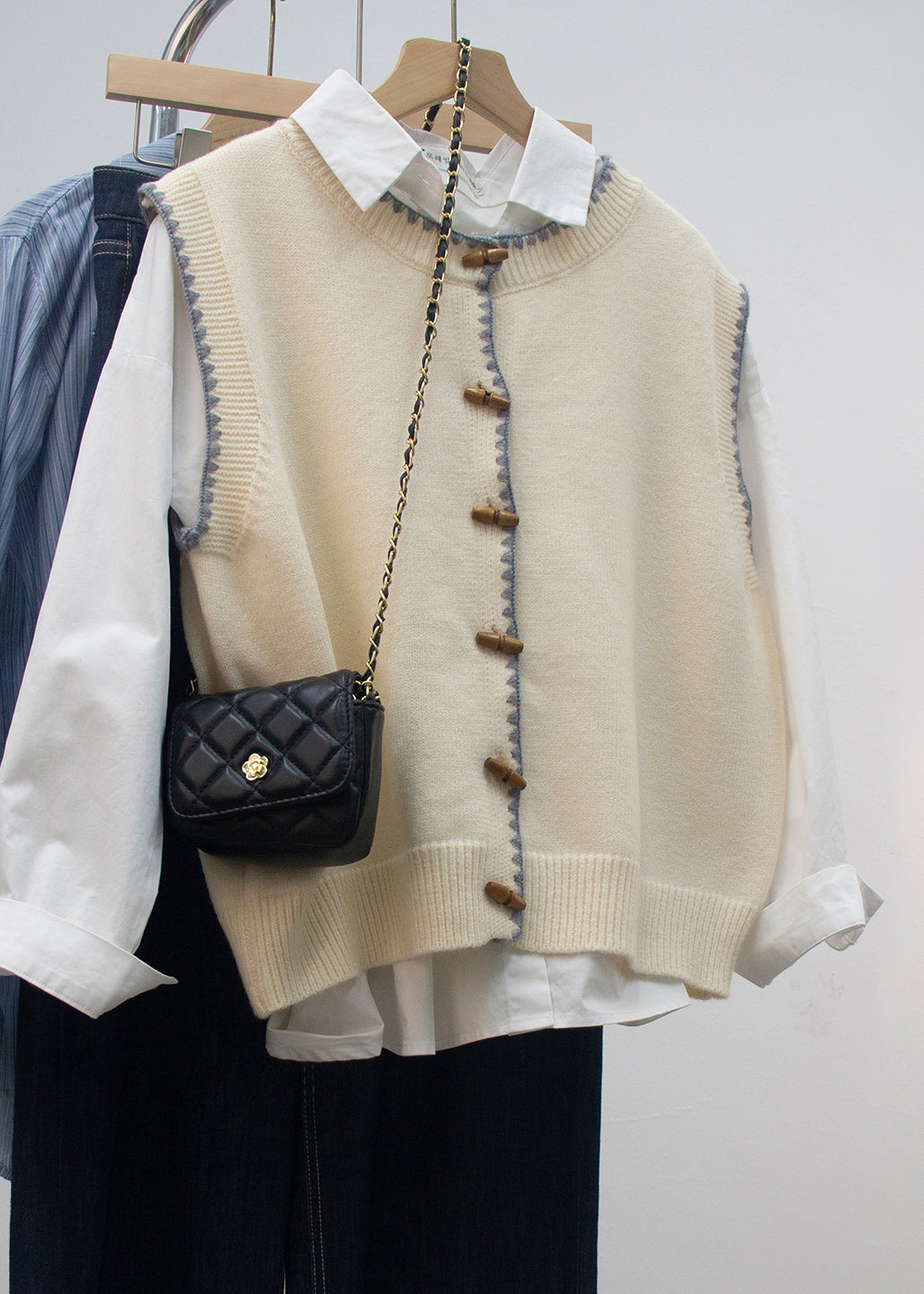 New Grey O Neck Button Knit Vest Sleeveless