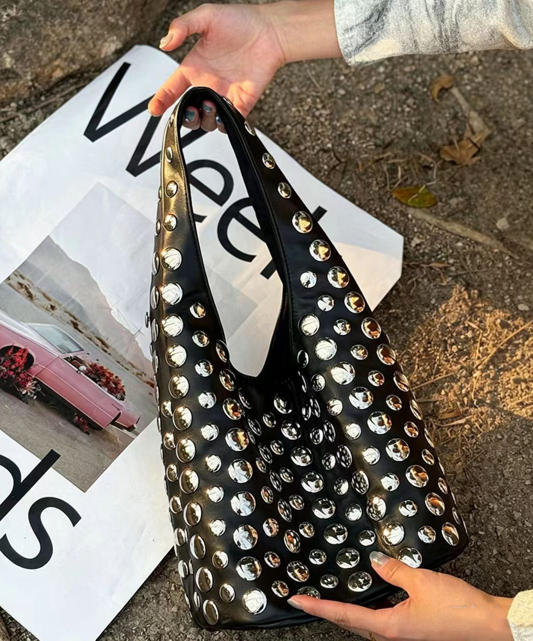 Original Design Black Metal Rivet Versatile Shoulder Bag