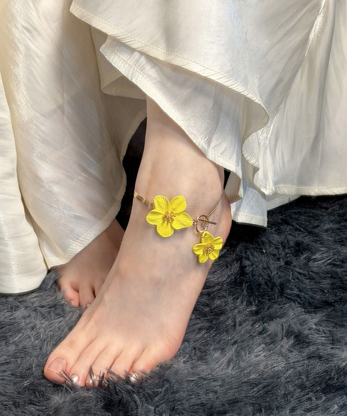 Original Design Red Alloy Floral Anklets