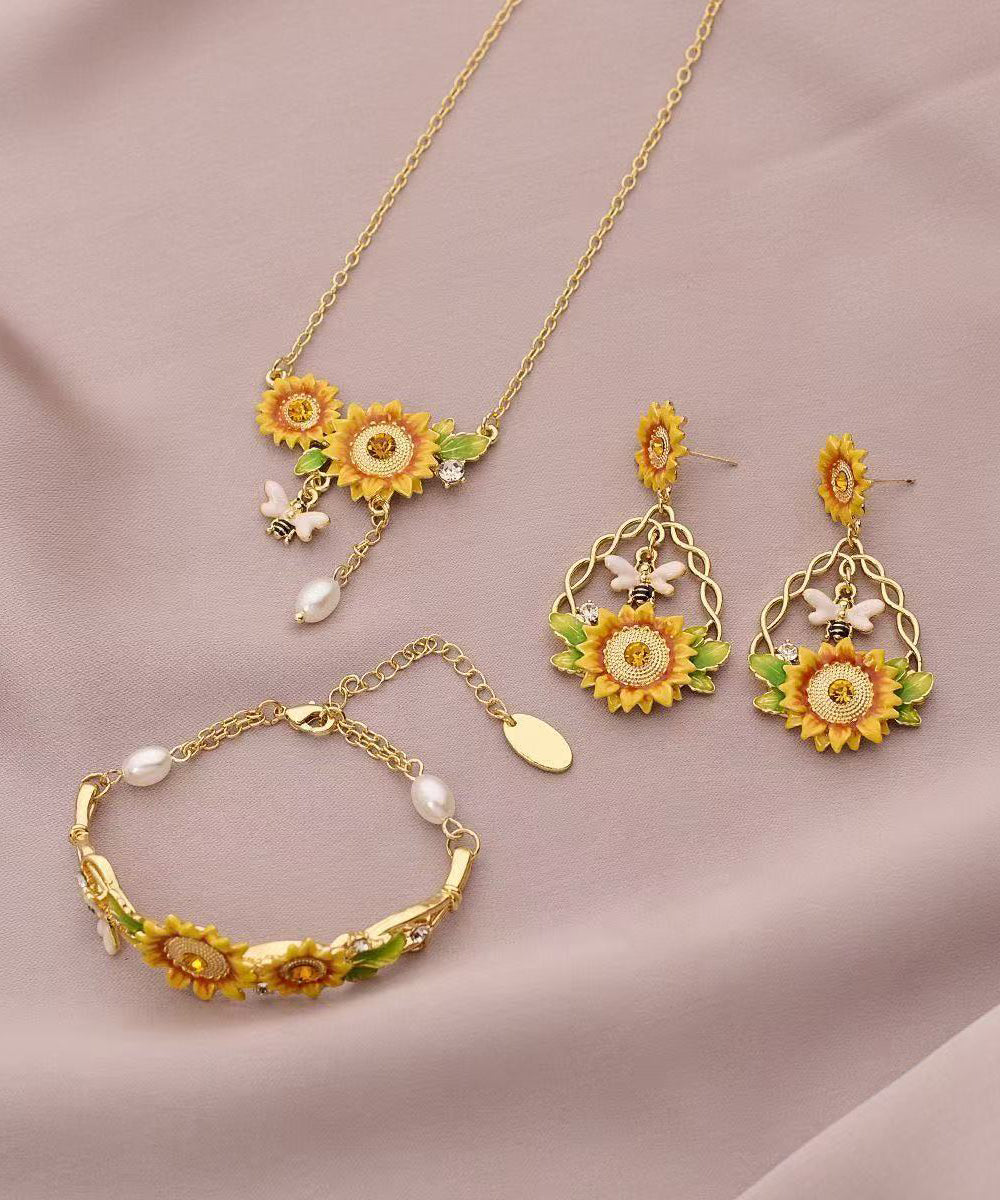 Original Design Yellow Alloy Enamel Sunflower Bee Pearl Pendant Necklace Three-Piece Set