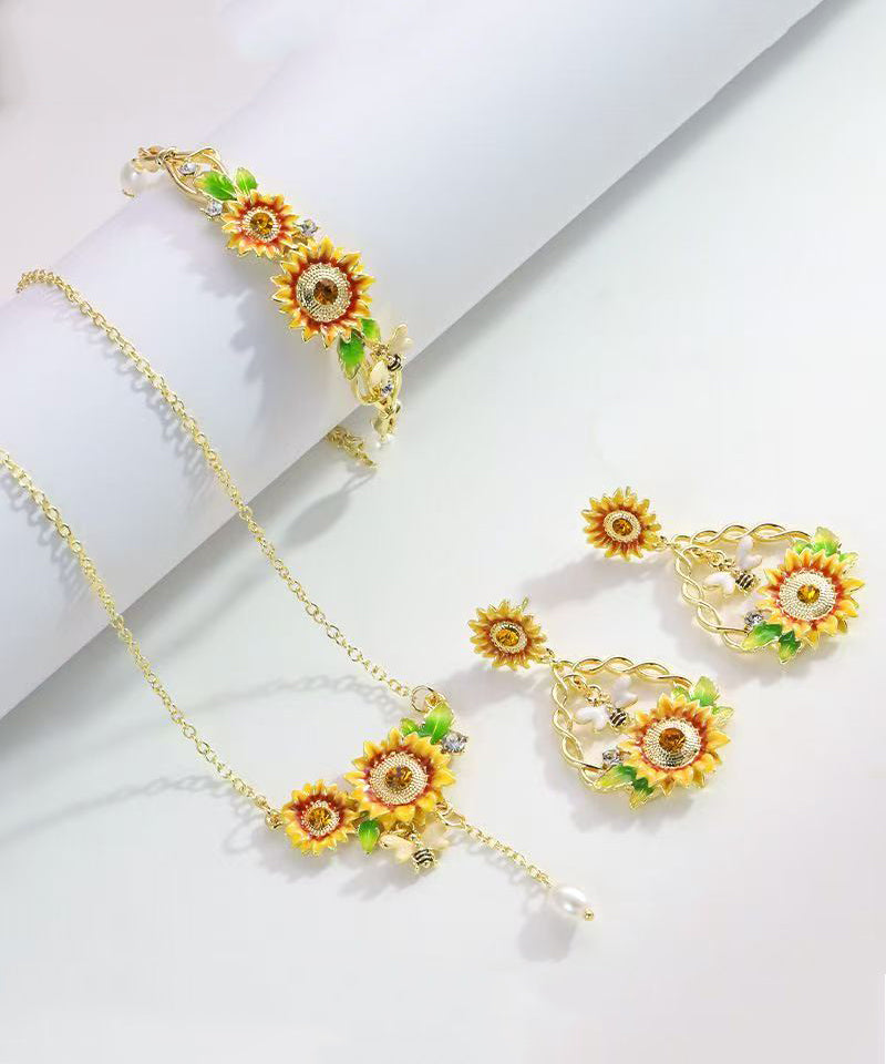 Original Design Yellow Alloy Enamel Sunflower Bee Pearl Pendant Necklace Three-Piece Set