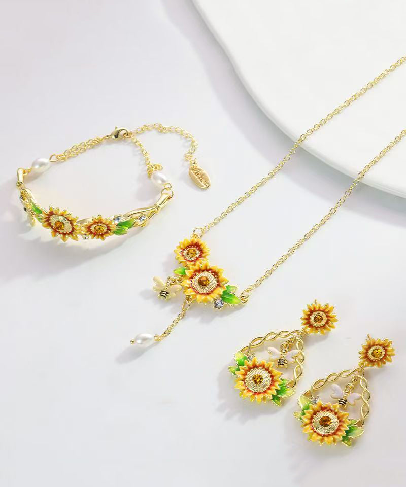 Original Design Yellow Alloy Enamel Sunflower Bee Pearl Pendant Necklace Three-Piece Set