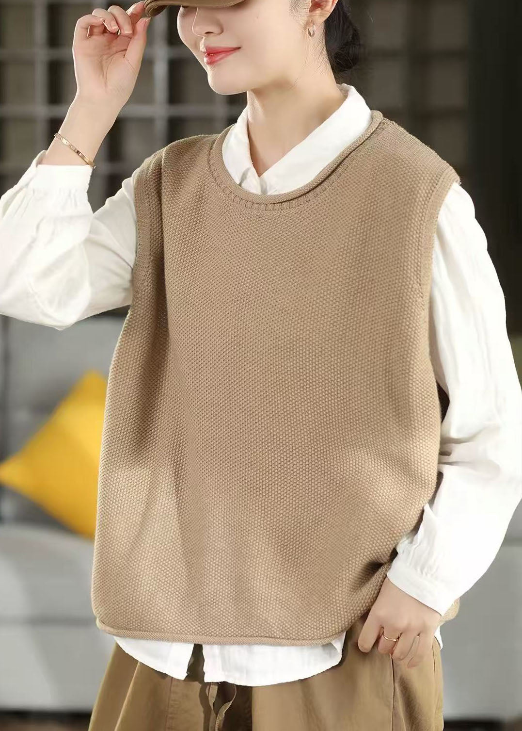 Plus Size Beige O-Neck Oversized Knit Vests Fall