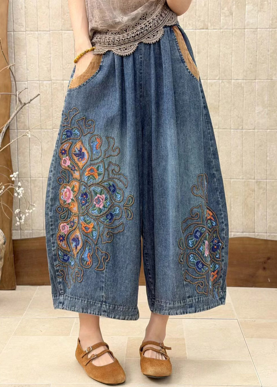 Plus Size Blue Embroidered Pockets Elastic Waist Crop Jeans Fall