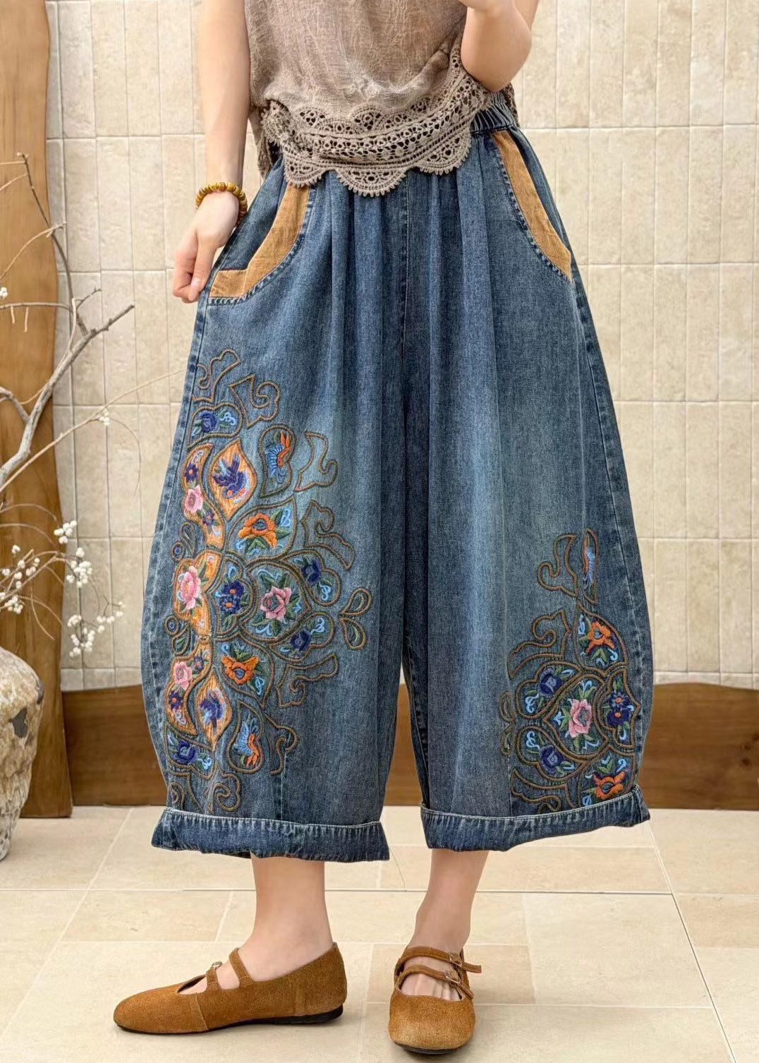 Plus Size Blue Embroidered Pockets Elastic Waist Crop Jeans Fall