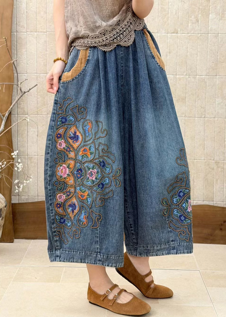 Plus Size Blue Embroidered Pockets Elastic Waist Crop Jeans Fall