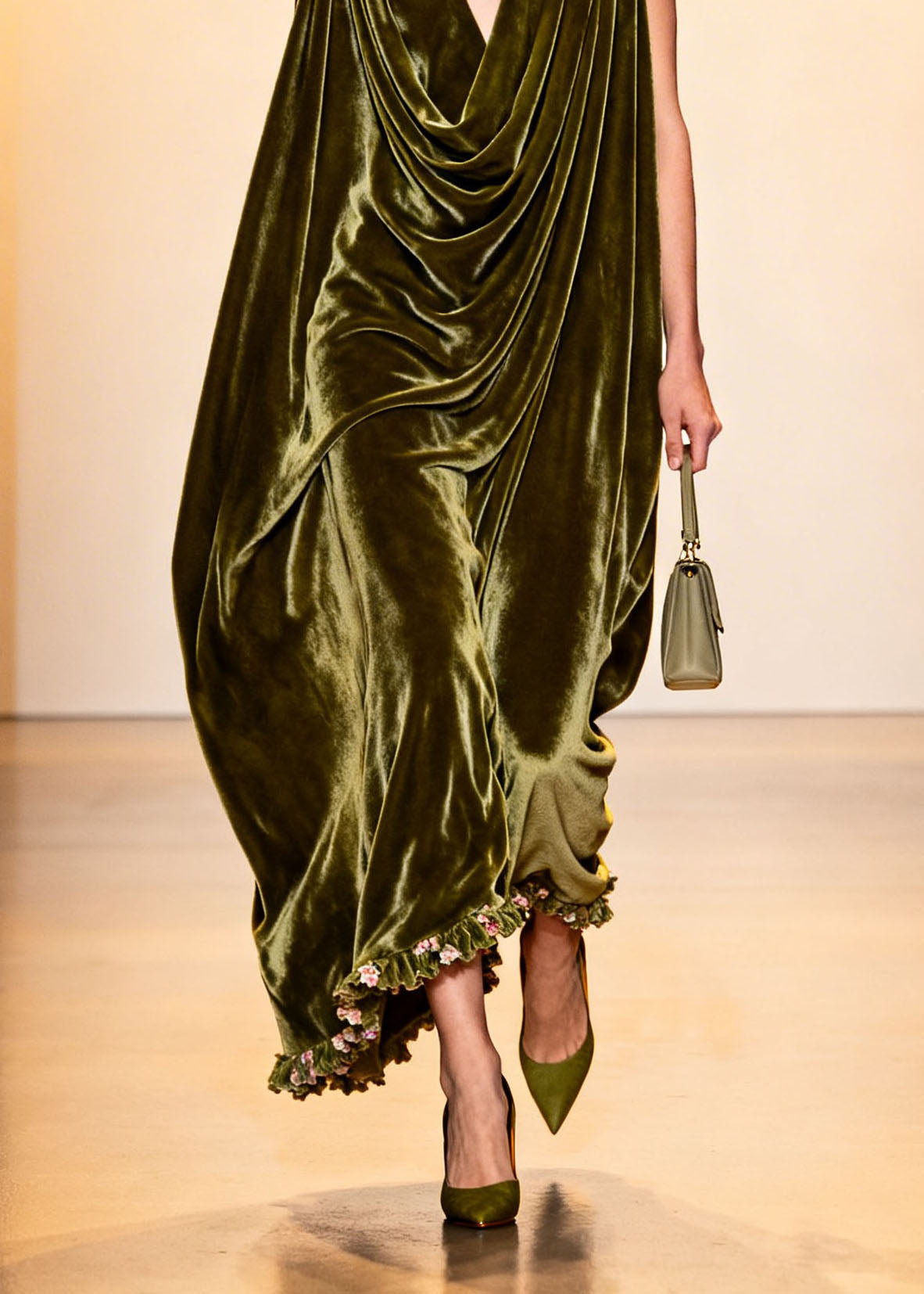 Plus Size Green Ruffled Floral Patchwork Velvet Robe Dresses Sleeveless