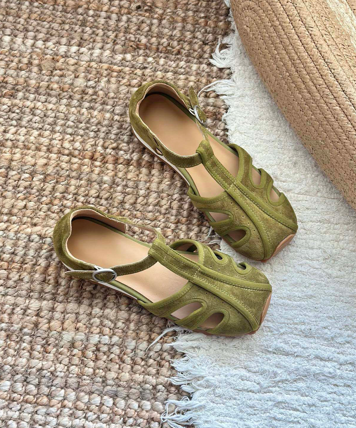 Retro Comfy Hollow Out Splicing Flat Sandals Green Suede