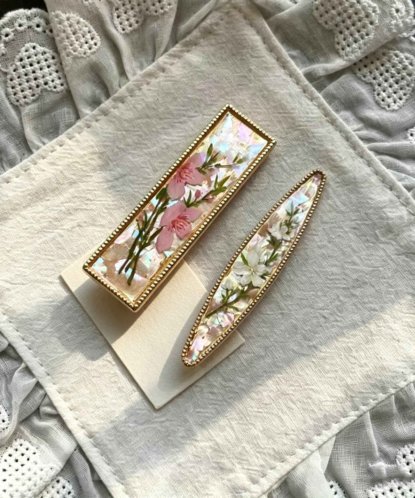 Retro Gold Alloy Fritillary Resin Casting Asymmetrical A Pair Hairpin