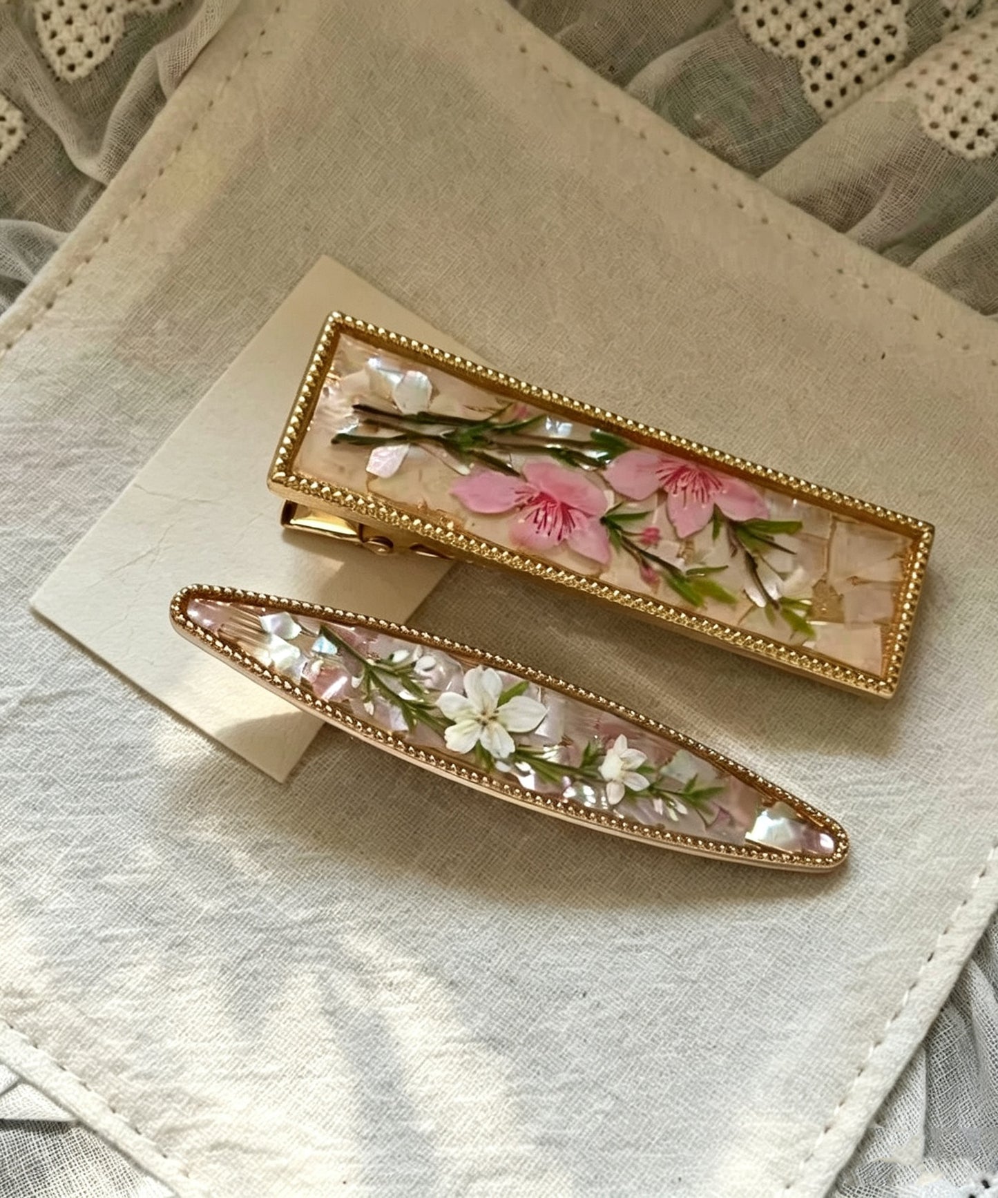 Retro Gold Alloy Fritillary Resin Casting Asymmetrical A Pair Hairpin