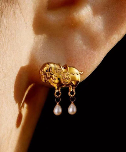 Retro Gold Alloy Imitation Pearl Pony Stud Earrings