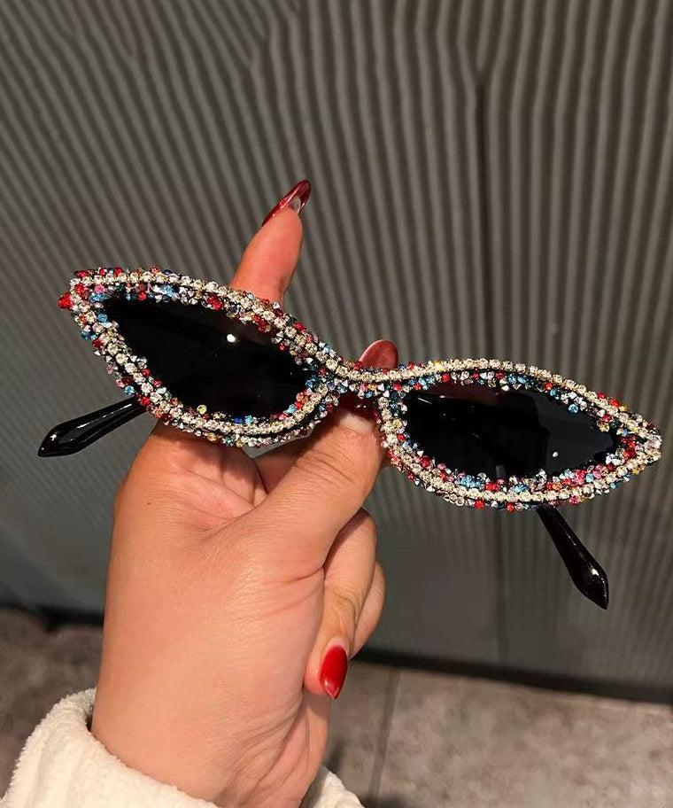Retro Luxury Red Narrow Edged Cat Eye Sunglasses Heavy Craftsmanship Zircon