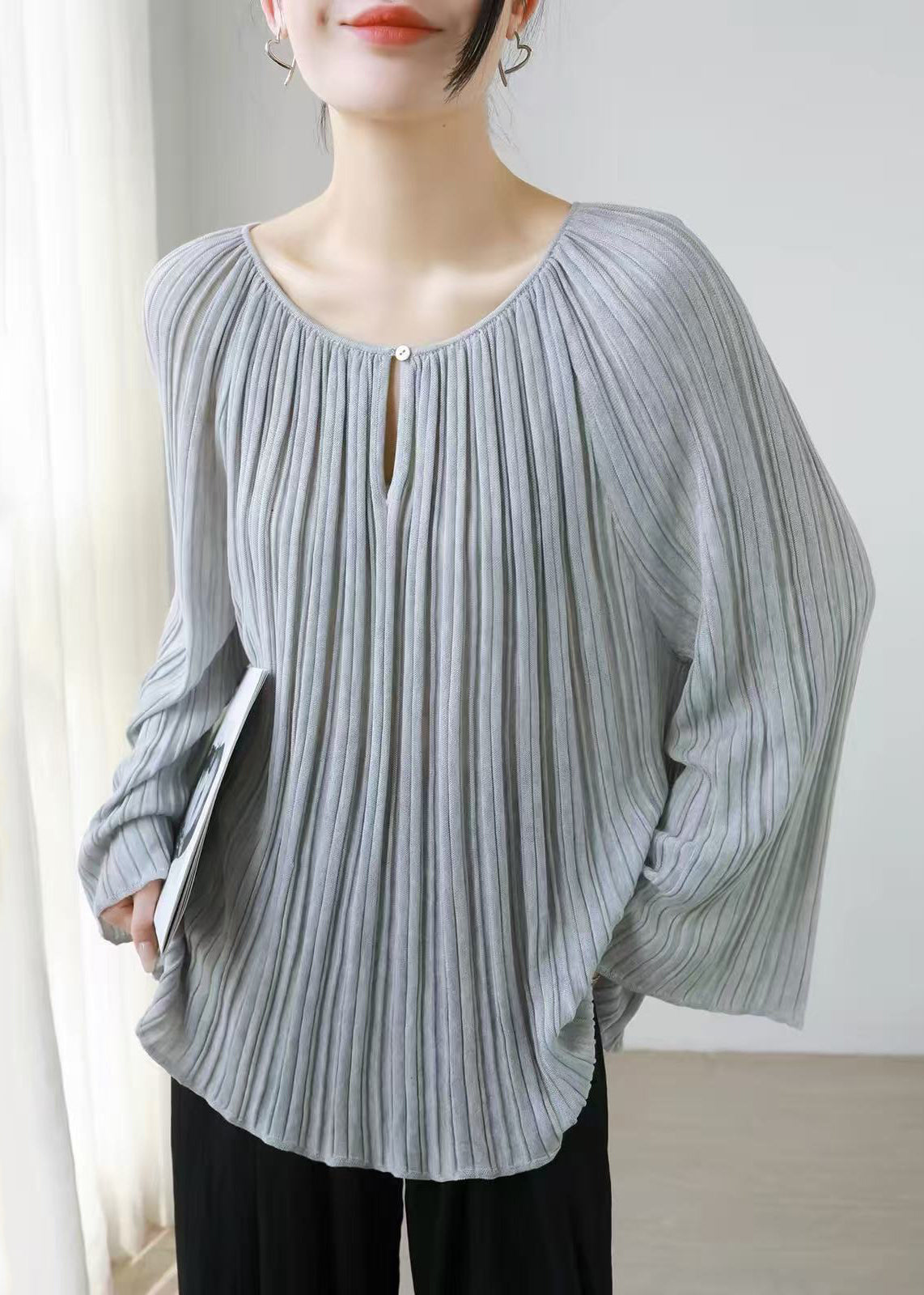 Simple Dark Brown O-Neck Pleated Knitted Tops Flare Sleeve
