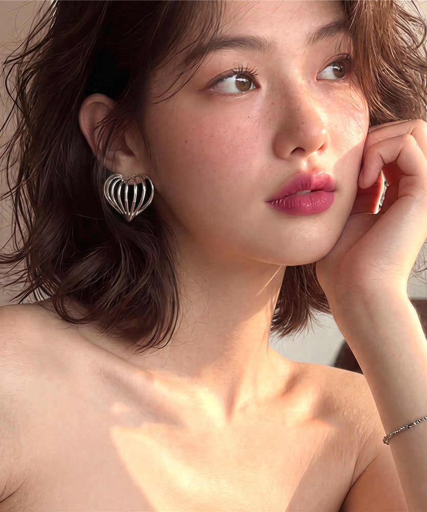 Style Gold Metal Entwine Love Hollow Out Hoop Earrings