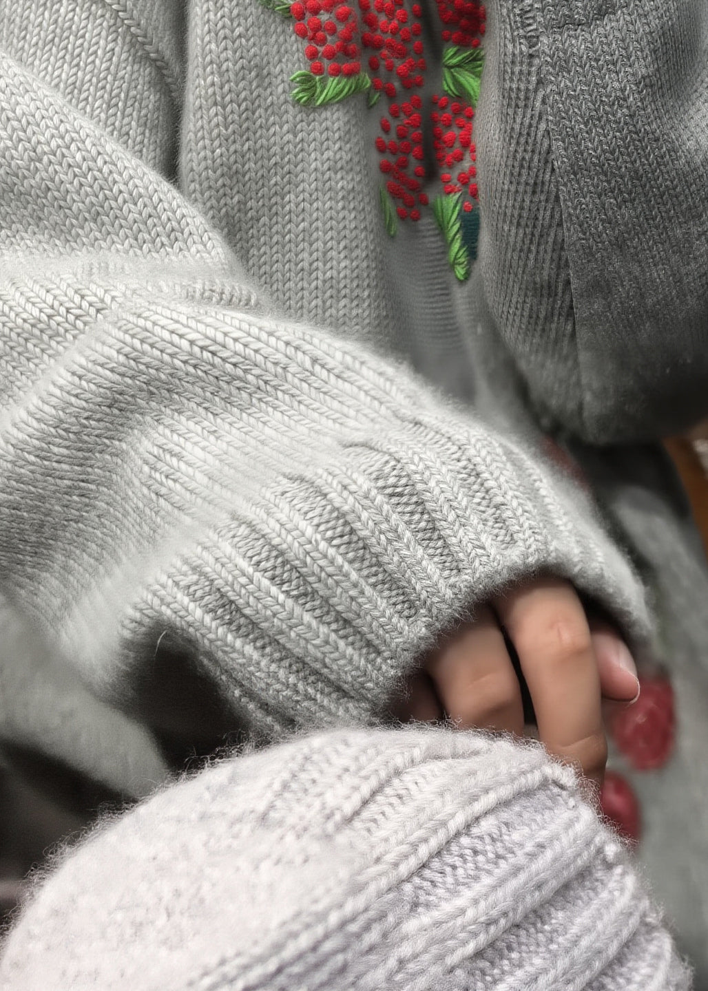 Style Grey O-Neck Embroidered Knit Sweaters Spring