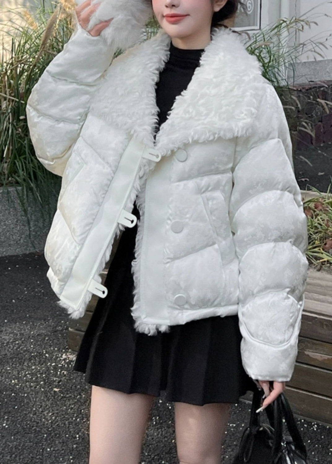 Stylish Beige Peter Pan Collar Fuzzy Fur Fluffy Duck Down Jackets Winter