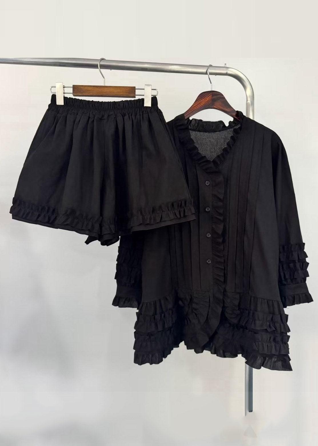 Stylish Black Ruffled Patchwork Solid Shirts And Shorts Two Piece Set Fall