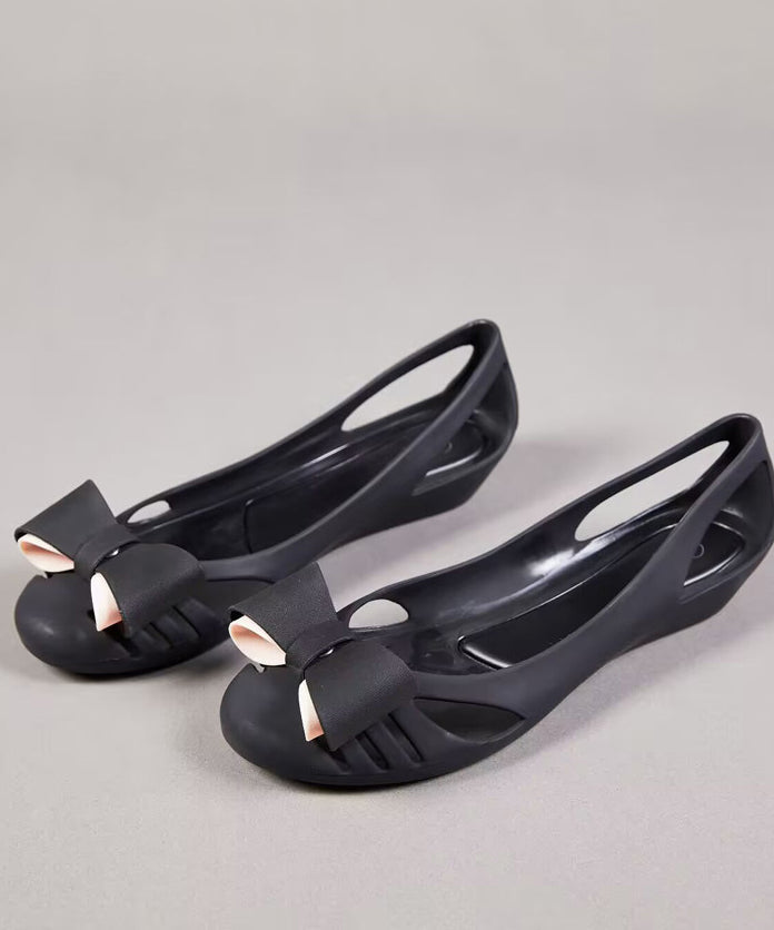 Stylish Love Hollow Out Flat Feet Shoes Khaki Faux Leather