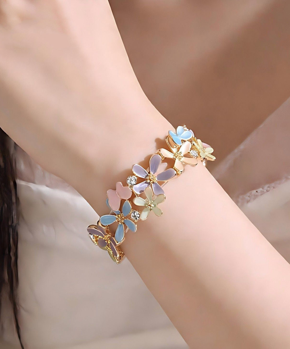 Stylish Rainbow Alloy Zircon Hollow Out Floral Bangle