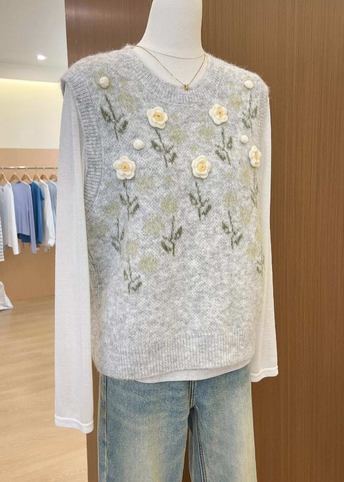 Unique Dark Grey O-Neck Embroideried Knit Vest Sleeveless