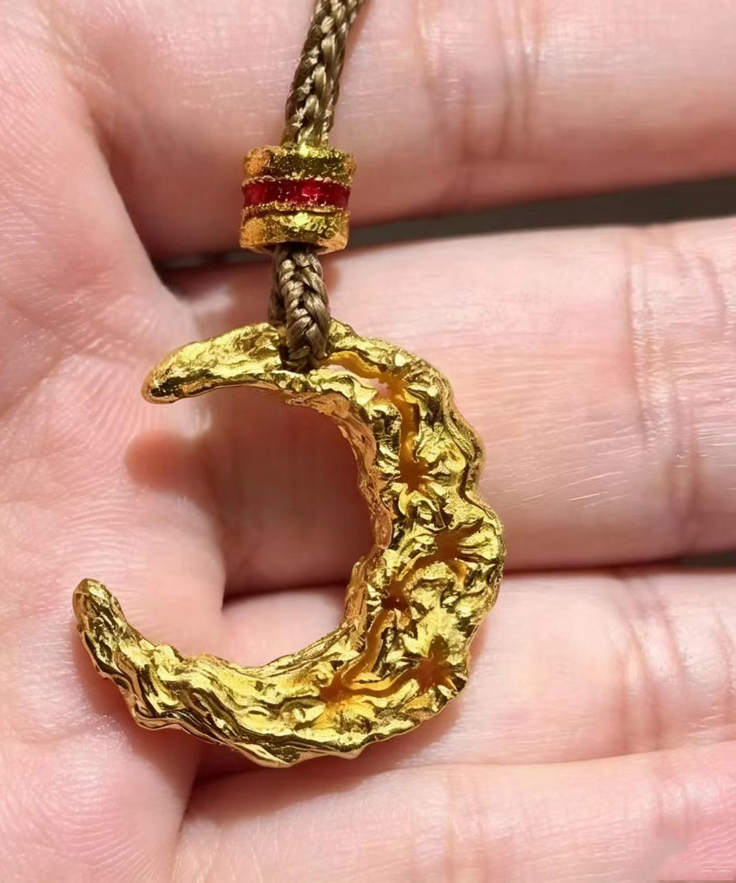 Vintage Gold Alloy Braided Sun Pendant Necklace