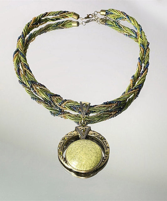 Vintage Green Acrylic Alloy Weave Beading Pendant Necklace