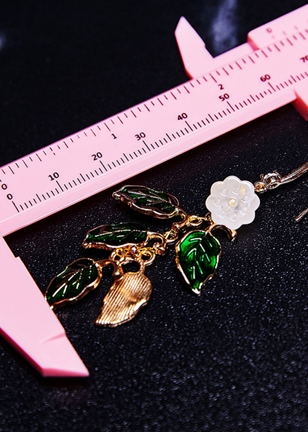 Vintage Green Leaf Gilding Drop Earrings
