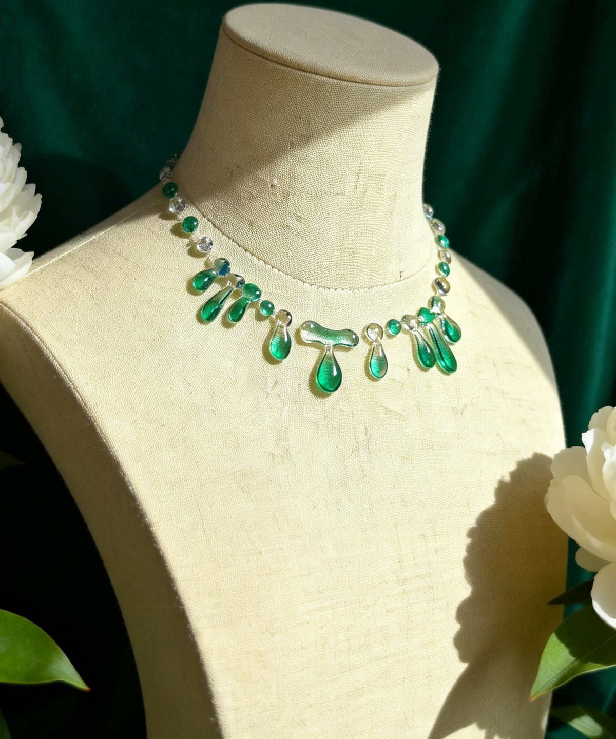 Vintage Translucent Green Resin Teardrop Pendant Necklace