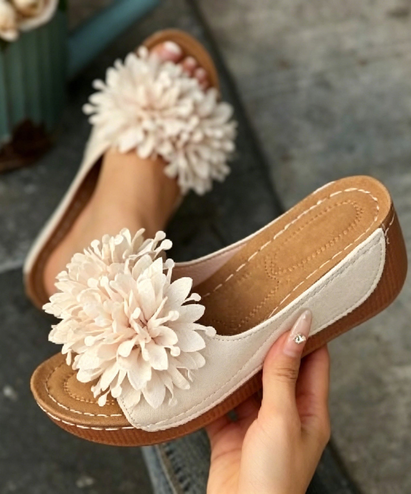 White Floral Decorated Splicing Faux Leather Wedge Slide Sandals