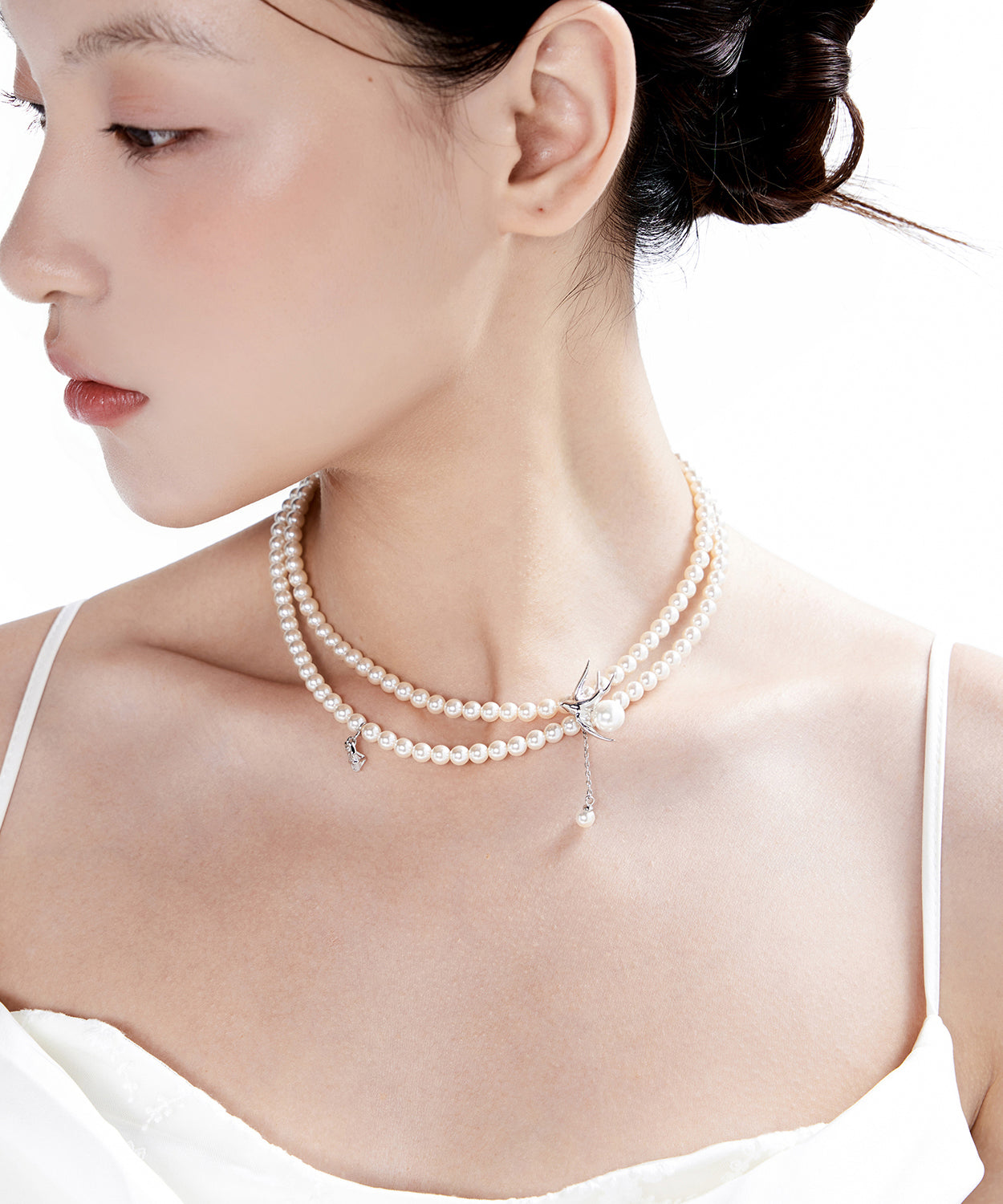 White Light Luxury Swallow Pearl Double Layered Alloy Necklace