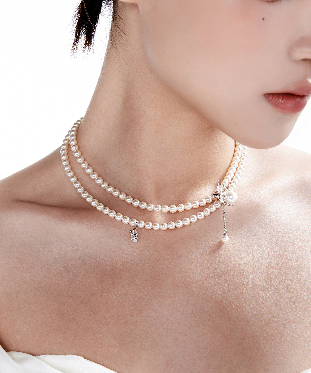 White Light Luxury Swallow Pearl Double Layered Alloy Necklace