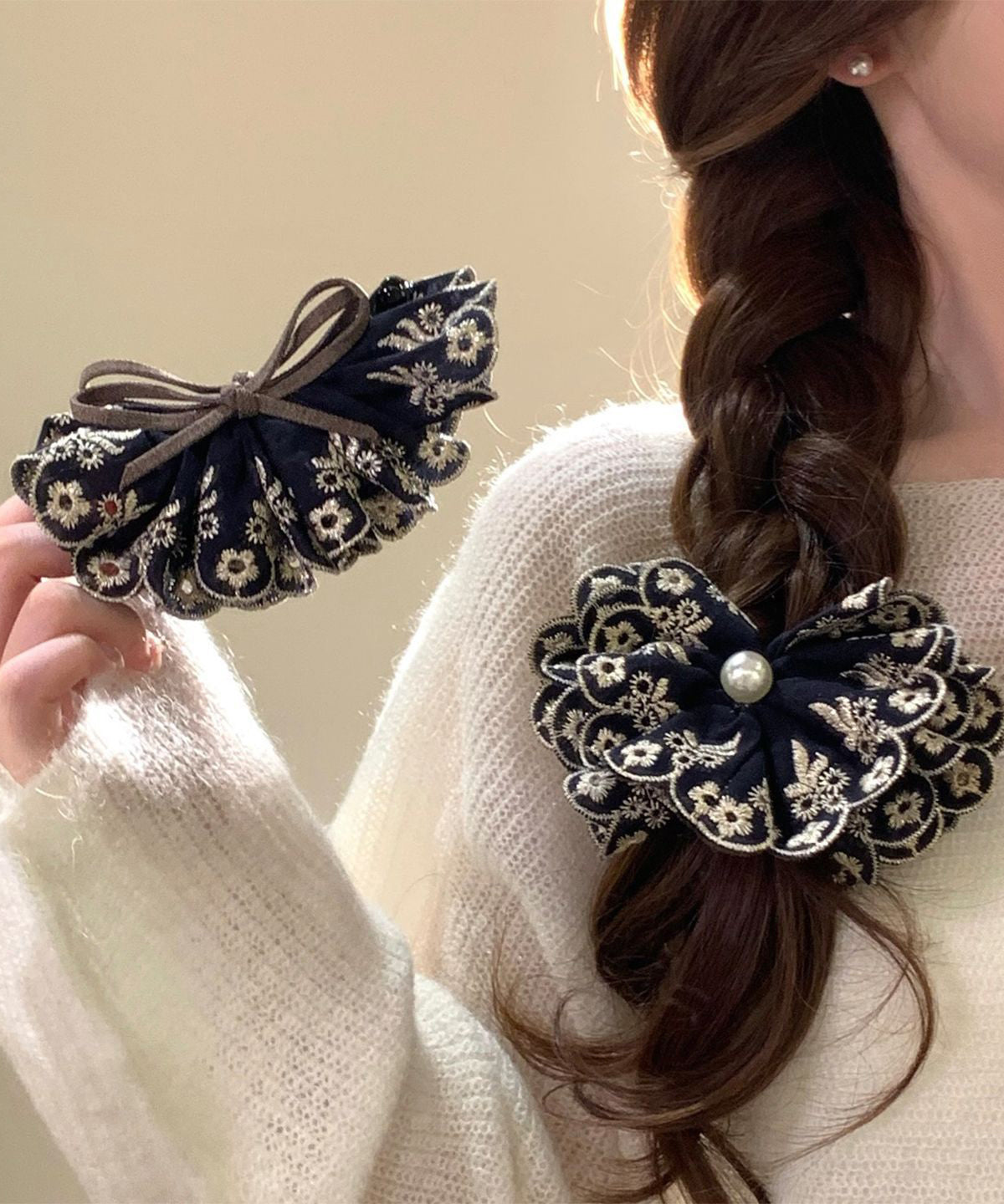 Women Alloy Embroidery Pearl Banana Hairpin