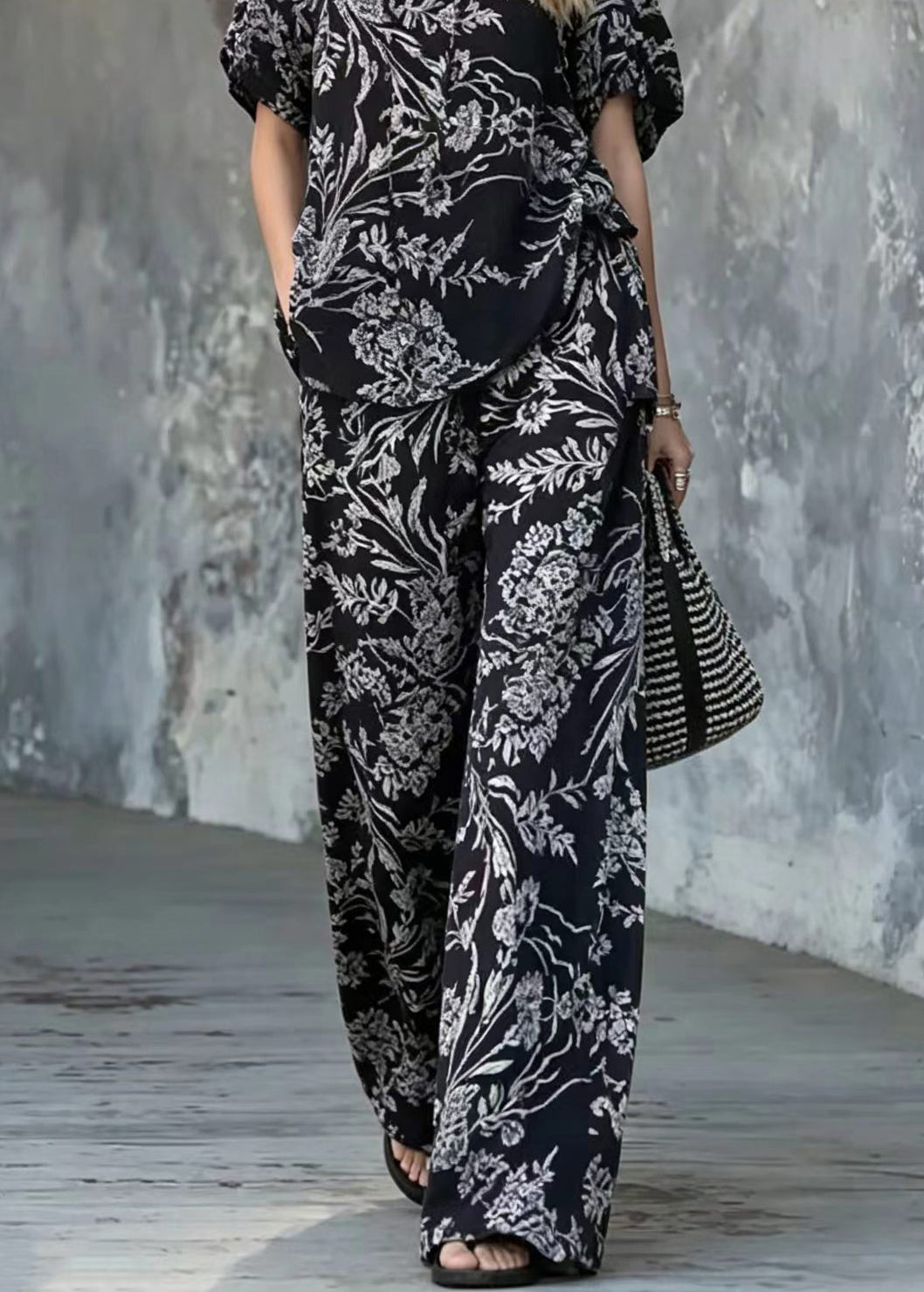 Women Black V Neck Lace Up Print Top And Wide Leg Pants Two Pieces Set Summer