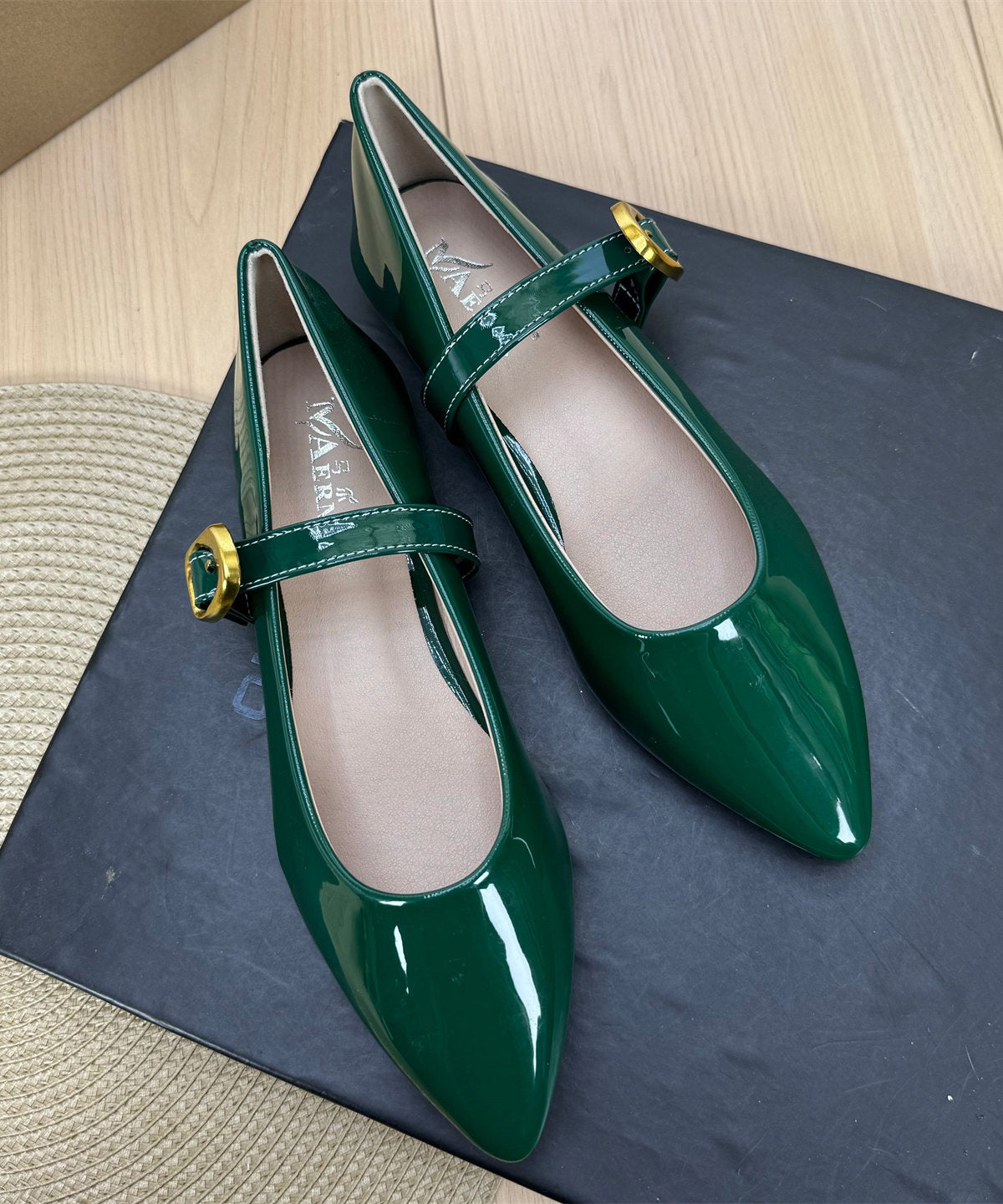 Women Buckle Strap Splicing Flat Shoes Green Faux Leather