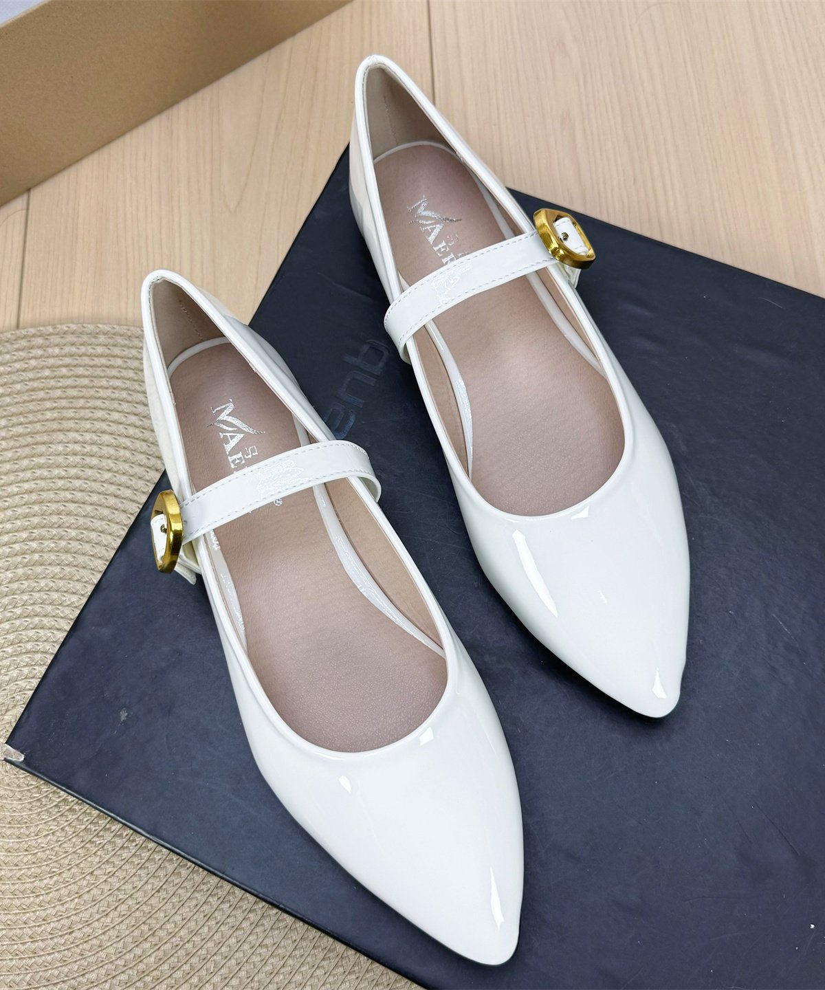 Women Buckle Strap Splicing Flat Shoes Green Faux Leather