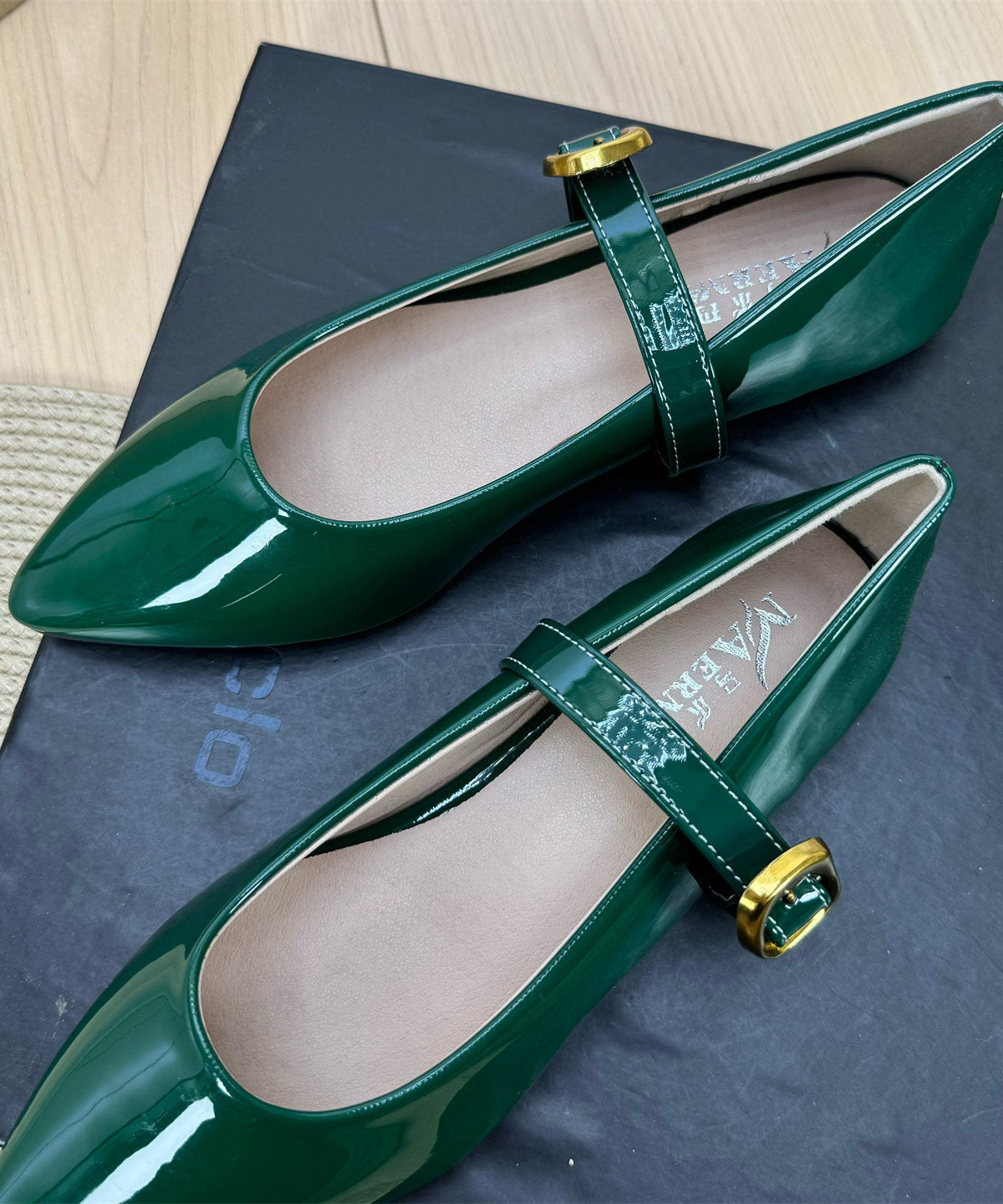 Women Buckle Strap Splicing Flat Shoes Green Faux Leather