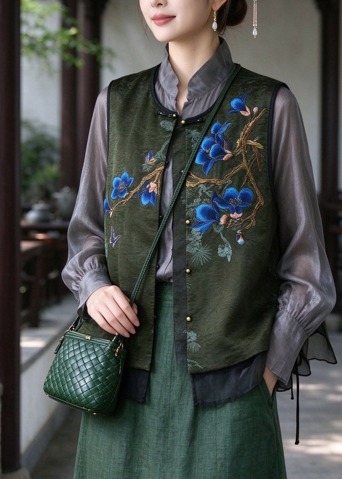 Women Coffee O-Neck Embroidered Silk Waistcoat Sleeveless