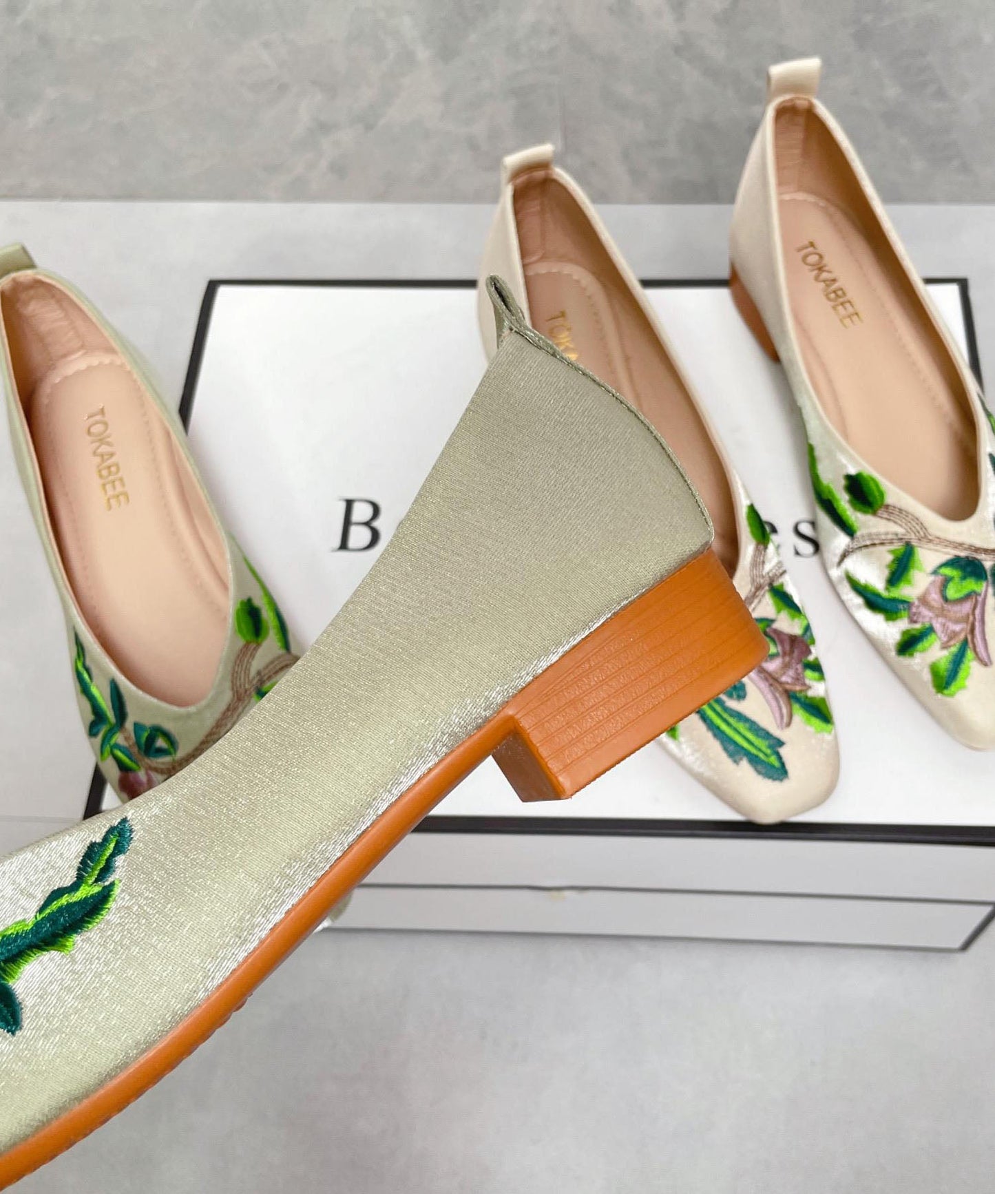 Women Splicing Green Satin Embroidered Penny Loafers