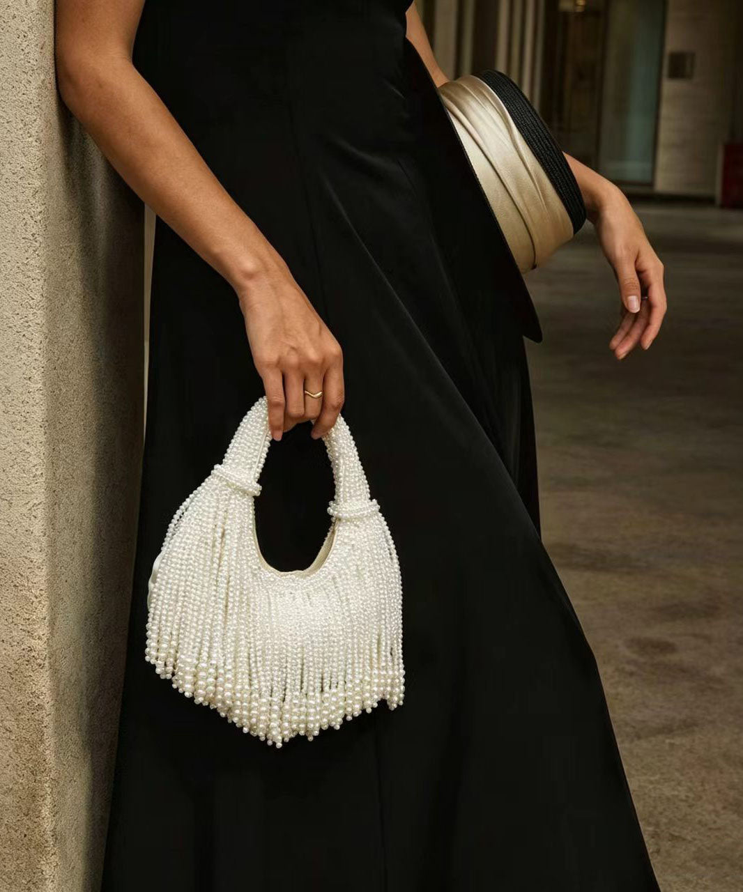 Women White String Pearl Weave Tassel Tote
