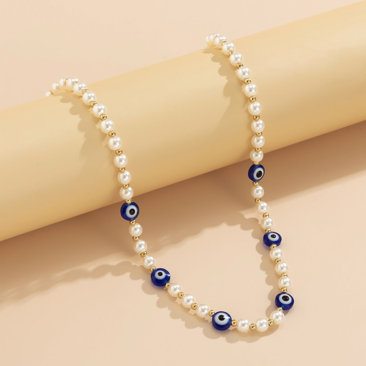 Geometric simple OT buckle single-layer clavicle chain Retro stitching artificial pearl eye necklace