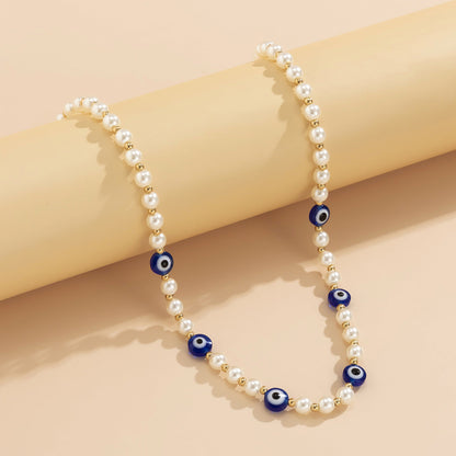 Geometric simple OT buckle single-layer clavicle chain Retro stitching artificial pearl eye necklace